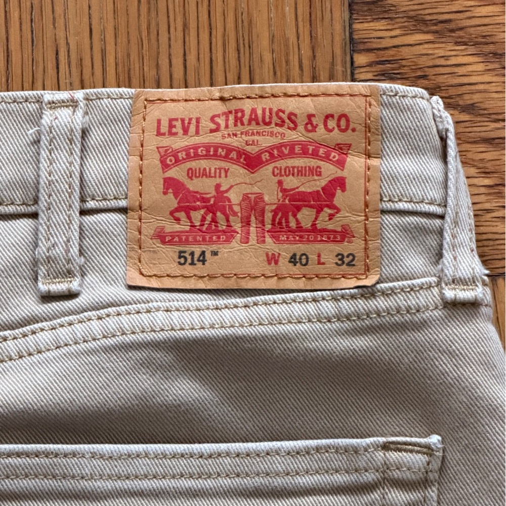 Levi's 514 Men's Straight Fit Jeans in Tan